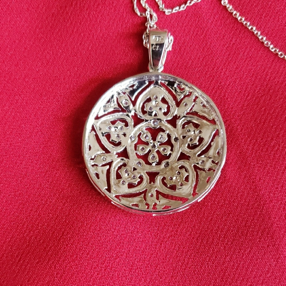 Intricate Sterling Silver Filigree Pendant Necklace - Picture 4 of 4